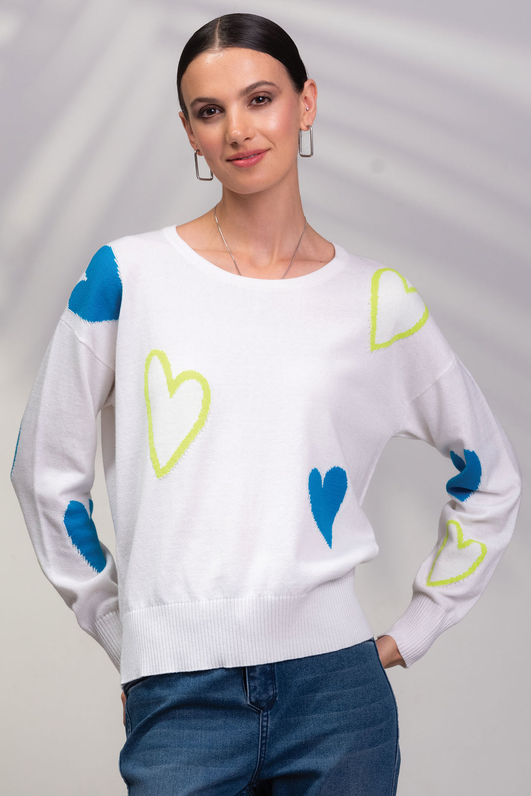 Alison Sheri Jumper White Scattered Heart Design A45549 - Experience Boutique