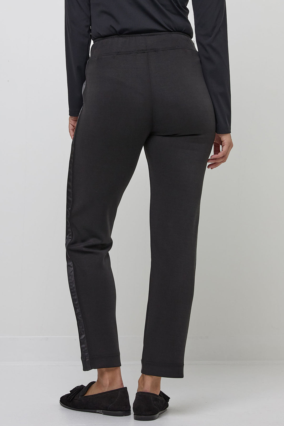 Uchuu CF24-710 Black Slim Leg Trousers - Experience Boutique