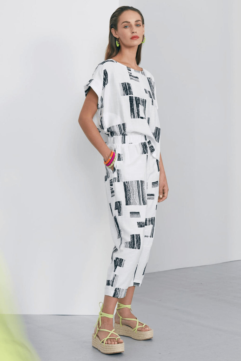 Naya NAS23 218 White Block Print Trousers - Experience Boutique