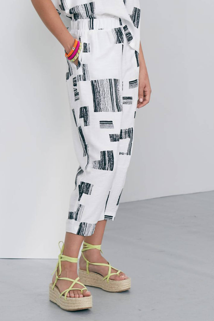 Naya NAS23 218 White Block Print Trousers - Experience Boutique