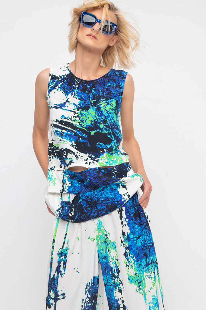 Ozai N Ku 83-3077 White Blue Abstract Print Slash Top - Experience Boutique